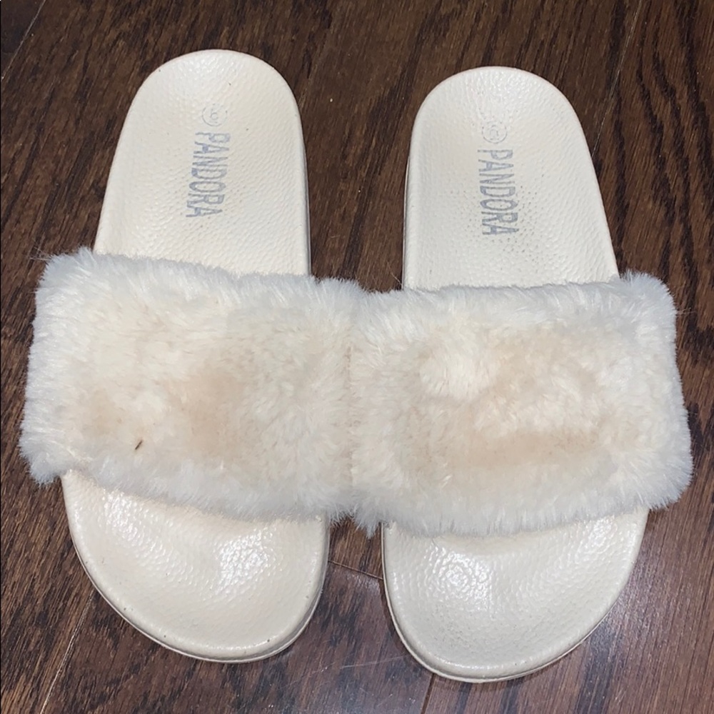 Pandora slides fuzzy